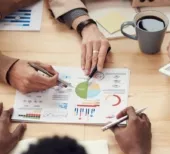 Time de marketing executando lead generation